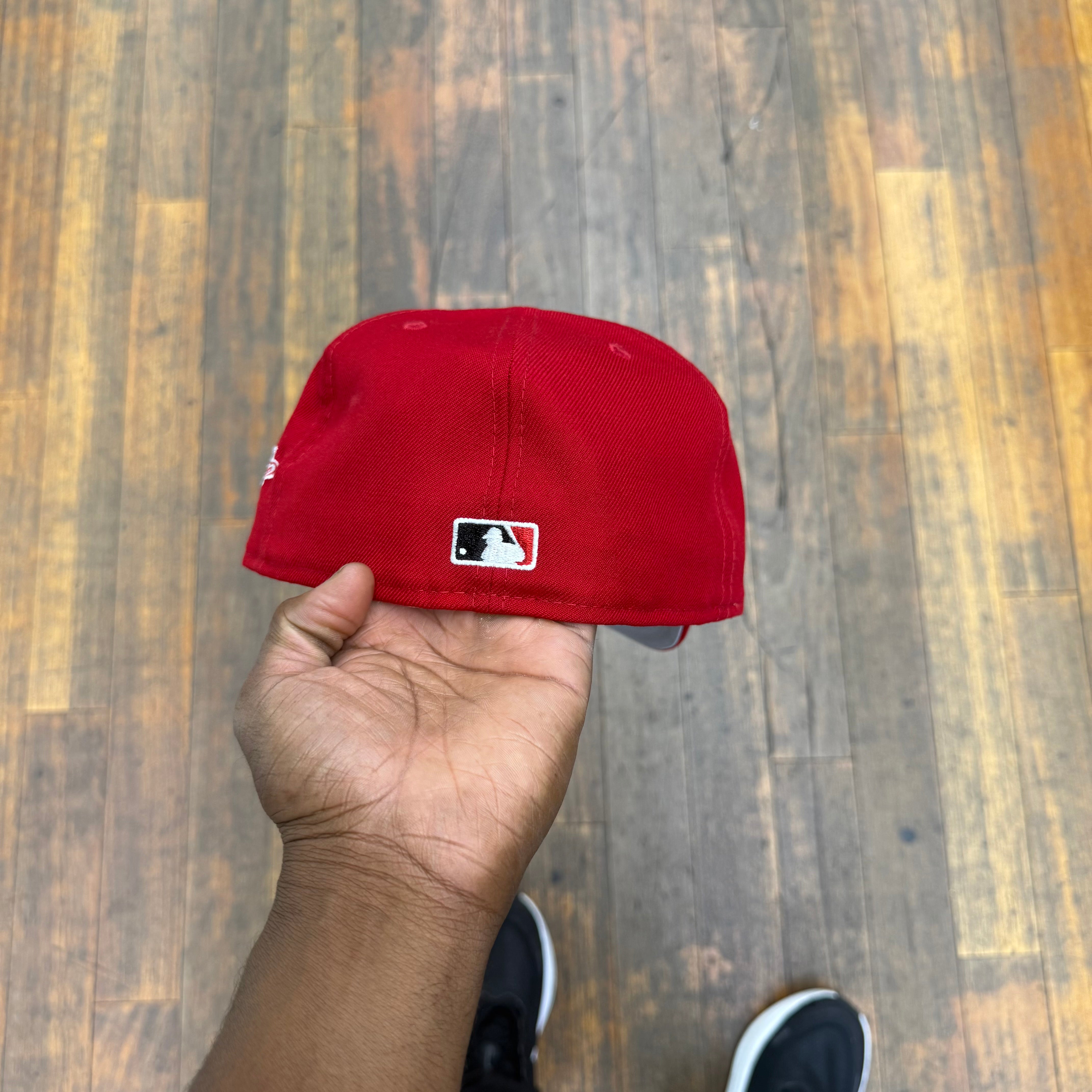 Cincinnatti Reds All Red w/ 1990 World Series Grey uv