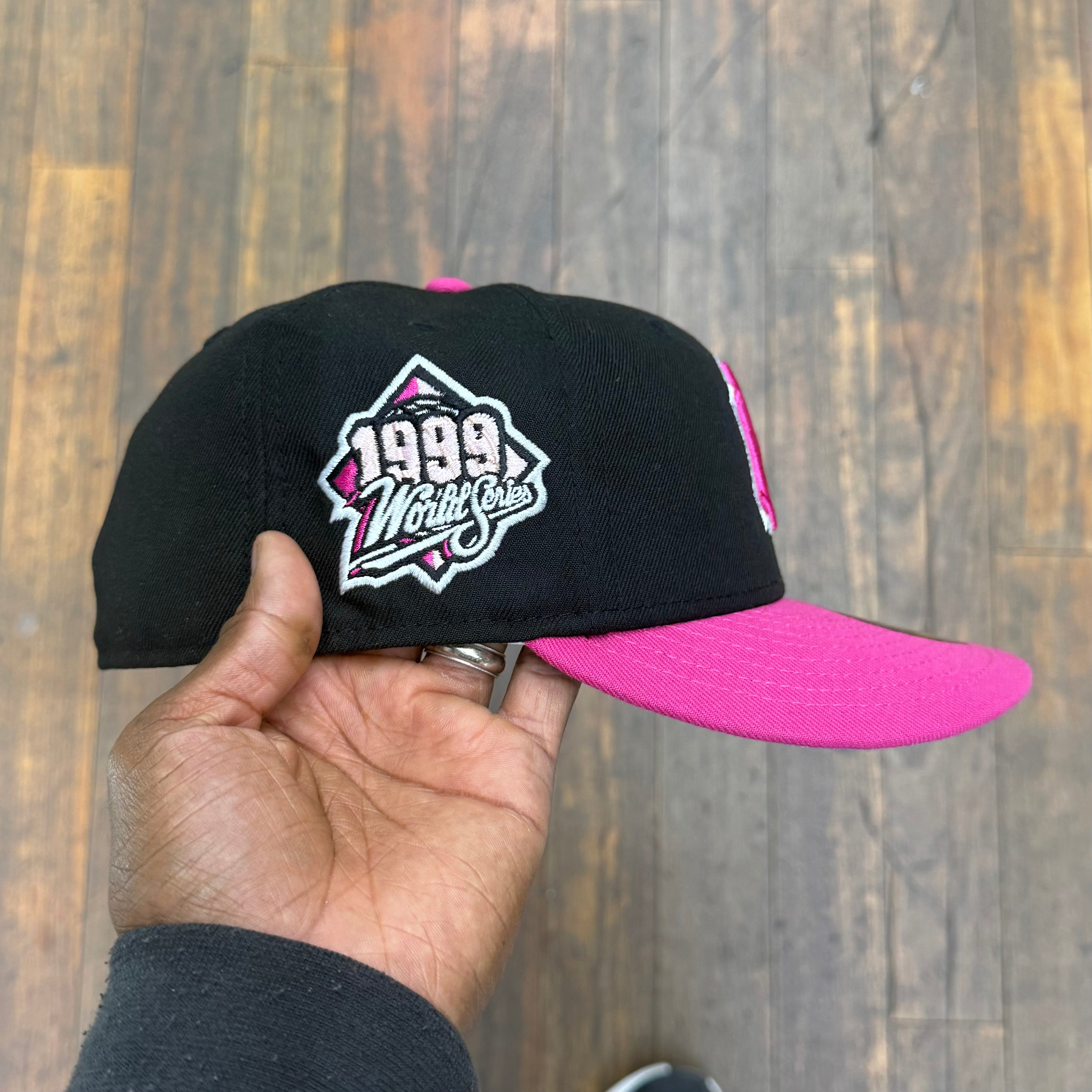 New York Yankees Black & Beetroot Pink 99 World Series Grey uv
